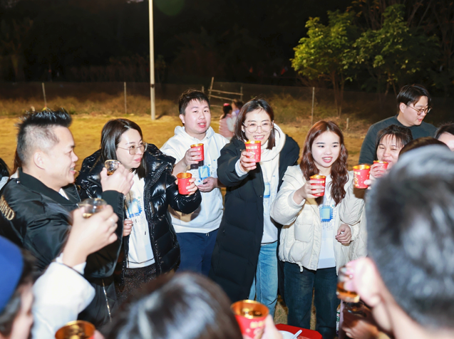 抓拍2024年中芯巨能年會晚宴現場